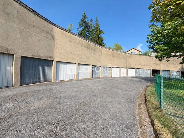À LOUER - GARAGES - Aurillac
