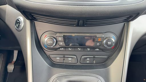 Ford Kuga 1.5 Ecoboost 150 - Titanium – 2016 – 136480 km – Essence – Boîte Manuelle — photo 26