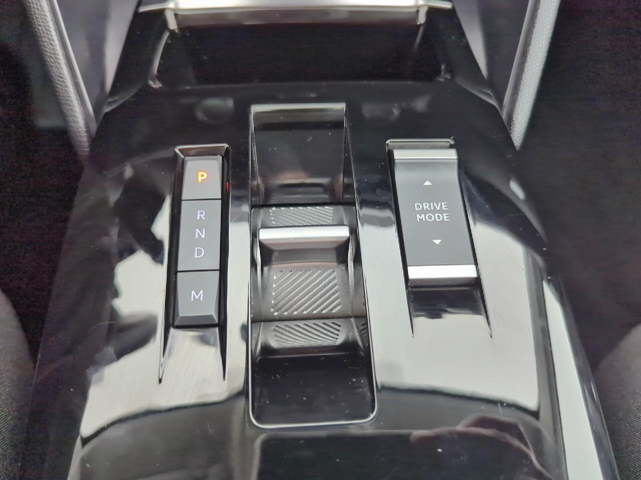 Citroën C4 puretech 130 eat8 plus — photo 29