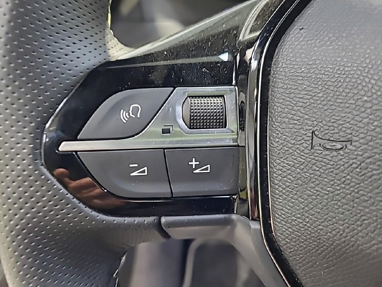 Peugeot 2008 electrique 156 ch 54 kwh gt — photo 22