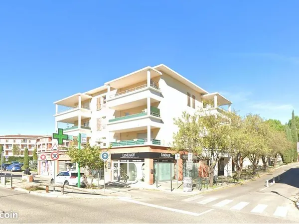 Local commercial / professionnel 114 m² - Aix La Duranne - 4 parkings