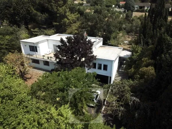 Maison d'architecte type 6 de 242m2, jardin et garage