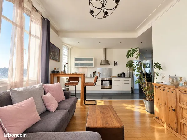NANTES GRASLIN - T3 lumineux et calme dans le prestigieux immeuble de la CGA