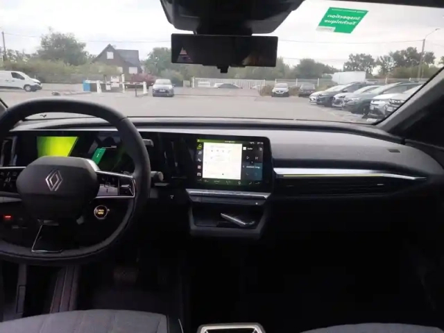 Renault Megane e-tech 220 ch autonomie confort gsr2 — photo 10