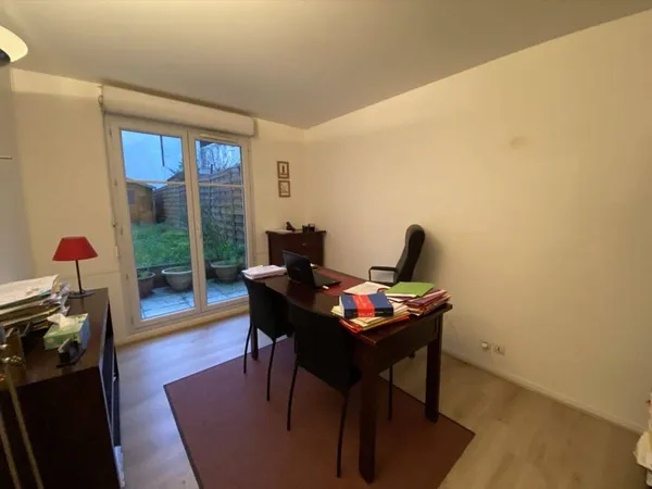Local professionnel 58 m²
