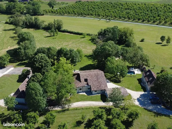Maison 8 pièces 400 m²
