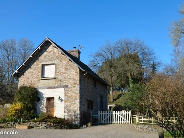 Chevaigné campagne, Maison en pierre 110m² + dépendance