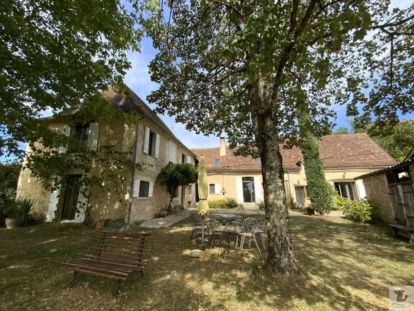 Maison 19 pièces 340 m²