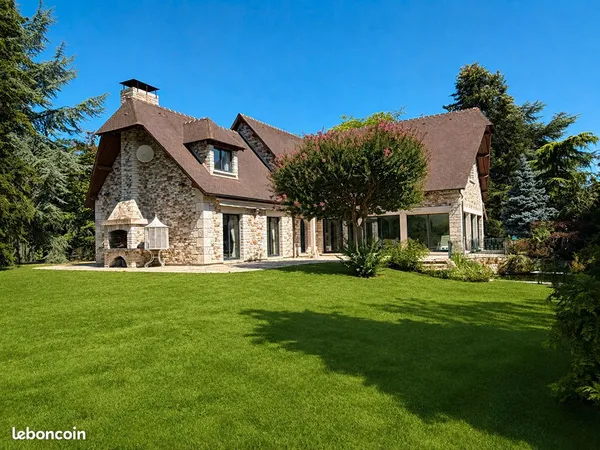Propriété 7 pièces 237 m²