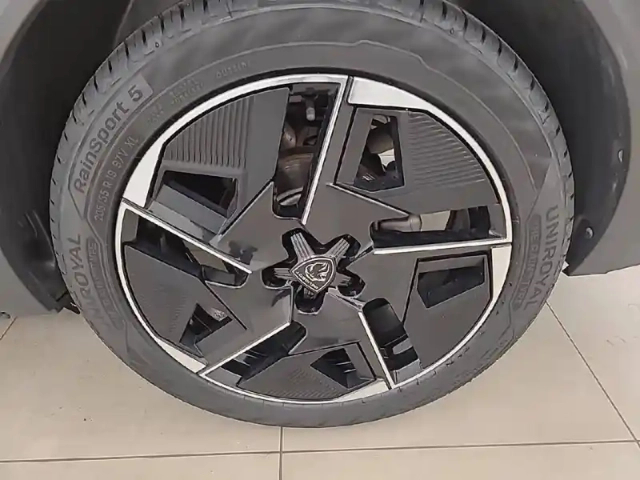 Peugeot 408 puretech 130 ch s&amp;s eat8 — photo 13