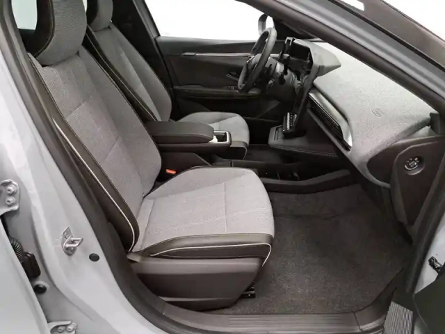 Renault Megane e-tech 220 ch autonomie confort gsr2 — photo 24