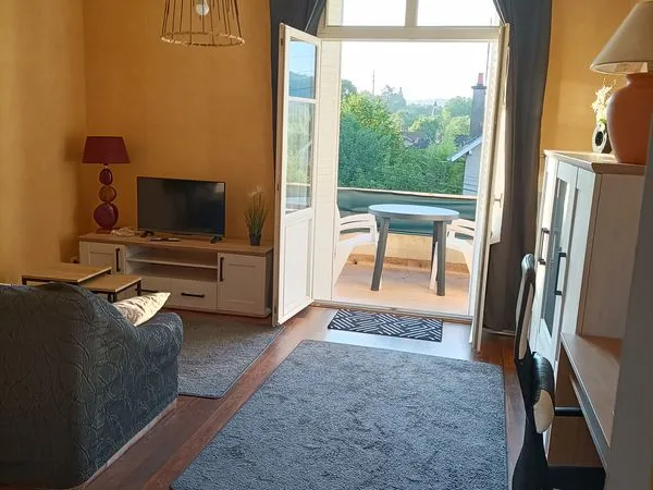 FIGEAC T2 meublé +BALCON+ stat. Gratuit