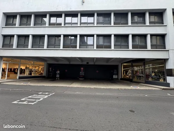 Parking hyper centre
