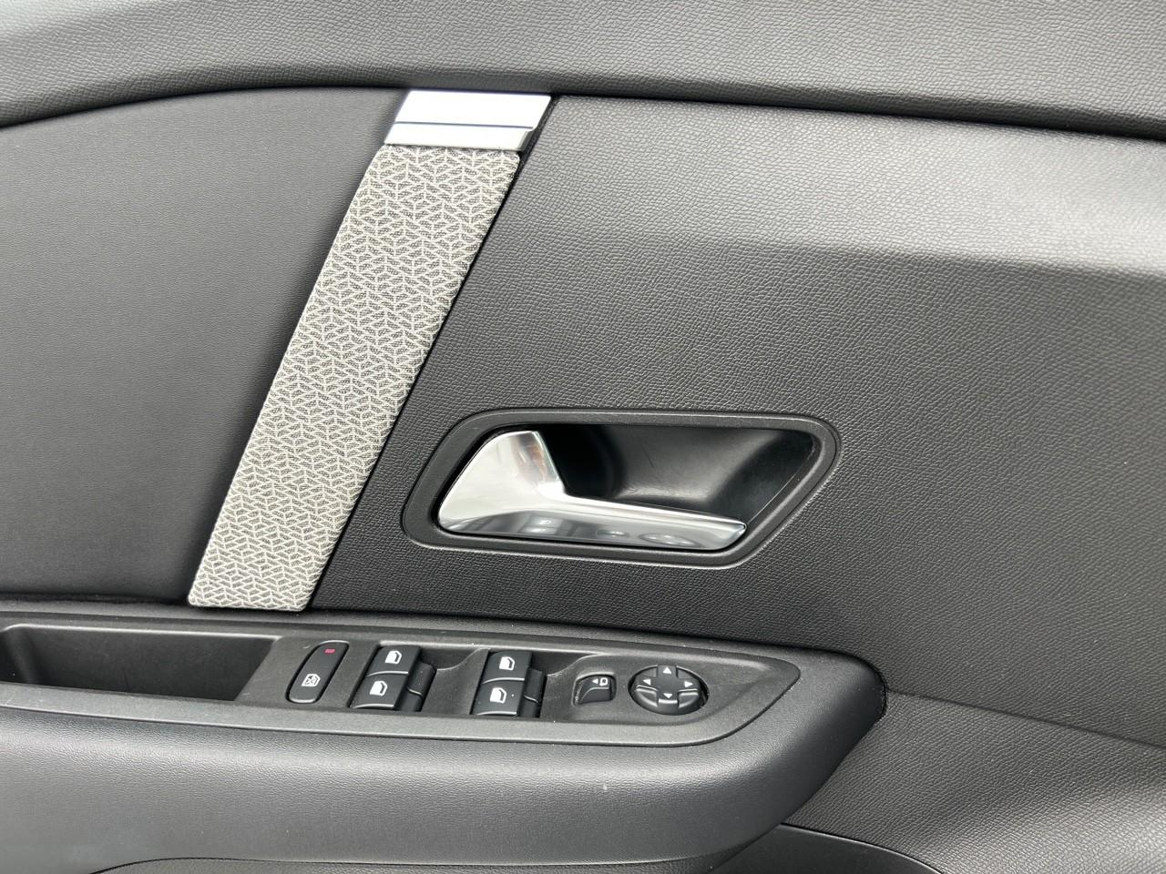 Citroën C4 bluehdi 130 eat8 plus — photo 30