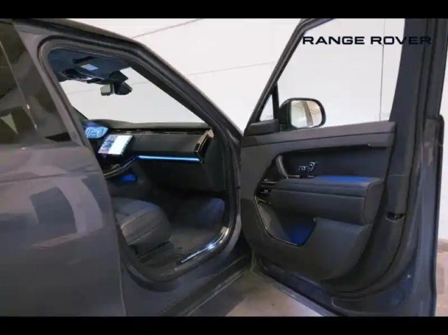 Land Rover Range Rover sport 3.0 p550e 550ch phev autobiography — photo 15