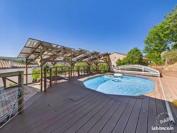 Villa 2016 DPE A, vue collines, piscine, 300 m²
