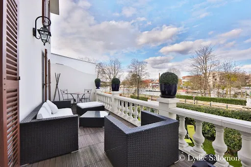 Maison 7 pièces 196 m²