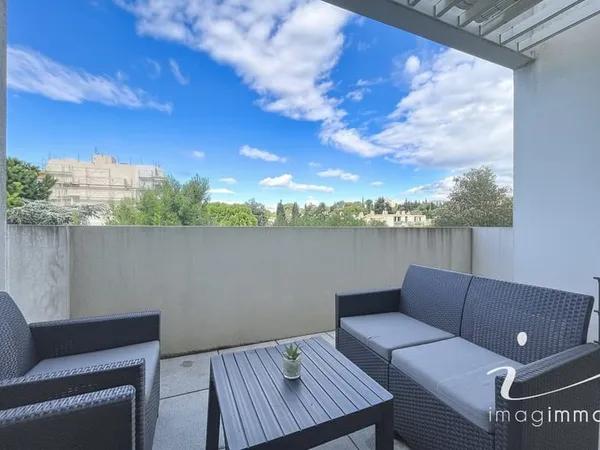 Investissement locatif T2 récent avec garage- Estanove