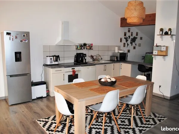 Coup de coeur, très bel appartement avec terrasse au dernier étage