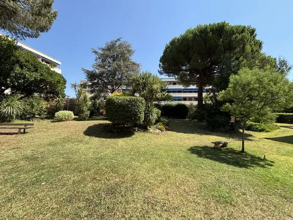 Appartement 5 pièces de 105 m2 à 2 minutes à pied de la mer