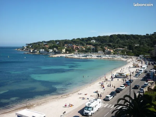 Antibes studio dans résidence avec piscine face à la plage