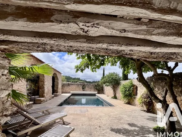 Maison 10 pièces 400 m²