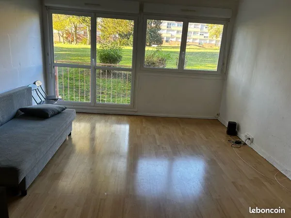 Chambre meublée à louer à Avon - Proche gare - 400 /mois