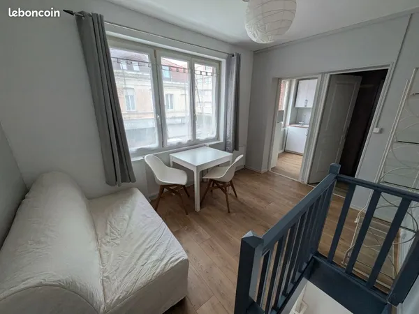 Studio rénové et meublé de 26 m² - Loos, proche Mairie et CHR