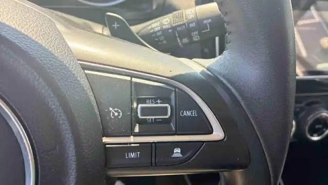 Suzuki Swift 1.0 boosterjet auto — photo 21