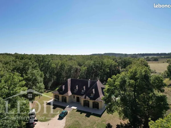 Maison 5 pièces 230 m²