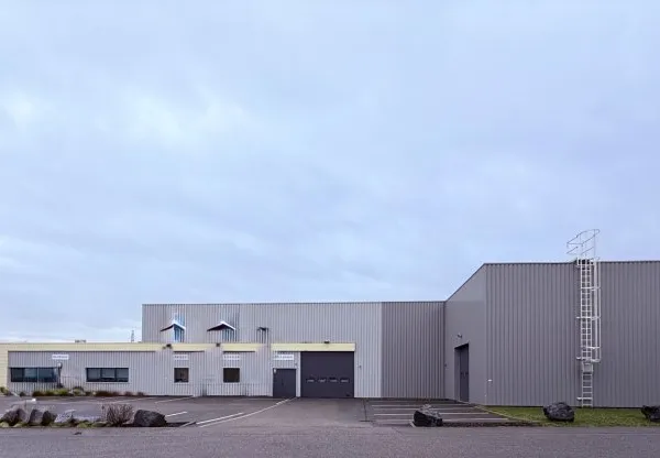 Commerce 839 m²