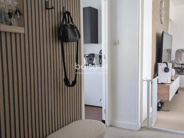 APPARTEMENT T3 - Stationnement - Proche hôtel de ville