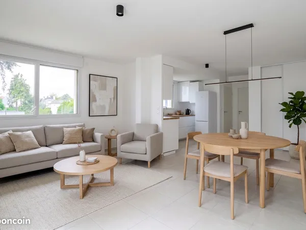 Vannes centre, au calme : Esprit Maison de Ville en Duplex - Vie de Plain-Pied, T4 récent (2024) ave