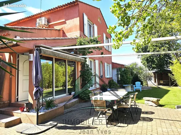 Villa 6 pièces 180 m²