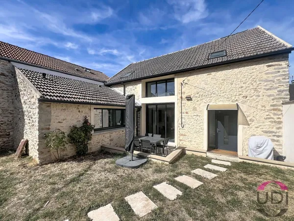 MAISON EN PIERRE RENOVEE DE 115M² 3 CHAMBRES PARFAIT ETAT GENERAL