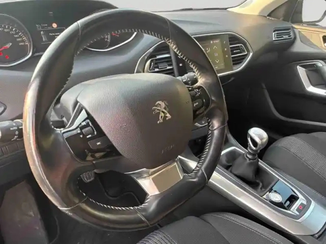 Peugeot 308 1.2 puretech 130ch ?6.c s&amp;s allure — photo 12