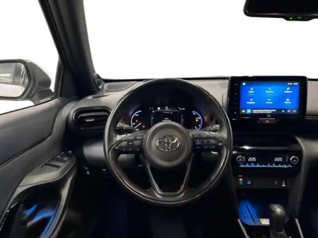 Toyota Yaris cross 116h trail awd-i my21 — photo 11
