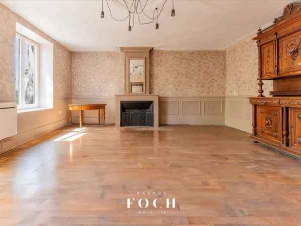 Maison 7 pièces 180 m²
