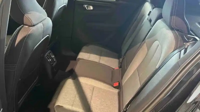 Volvo Xc40 t4 recharge 129+82 ch dct7 — photo 24