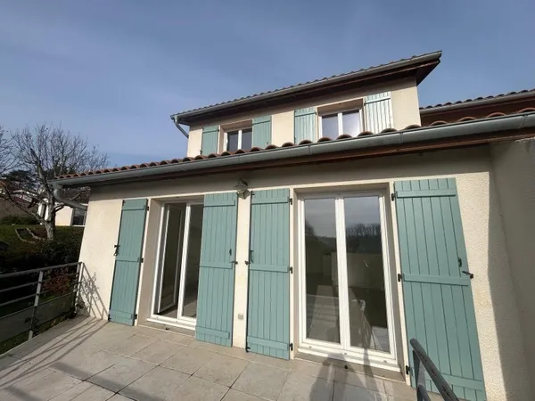 ANSE : Villa récente dans quartier calme et résidentiel, pro
