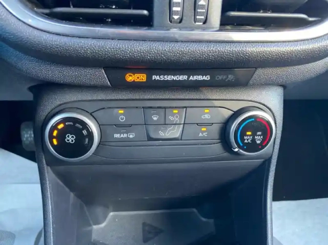 Ford Fiesta 1.0 ecoboost 95ch connect business nav 3p — photo 5