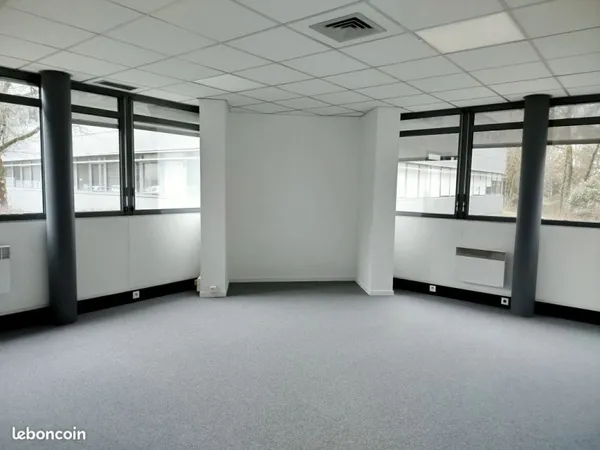 Bureaux 843 m² Le Bourget-du-Lac