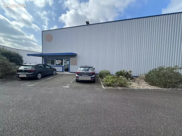 Local 250 m² Saint-Jean-d'Illac