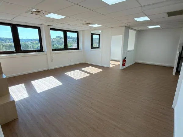 Bureaux à louer + Garages inclus