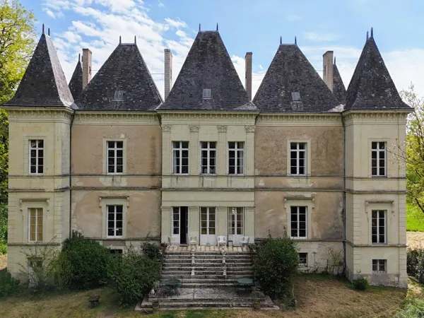 Château 19éme proche de Saumur (49)