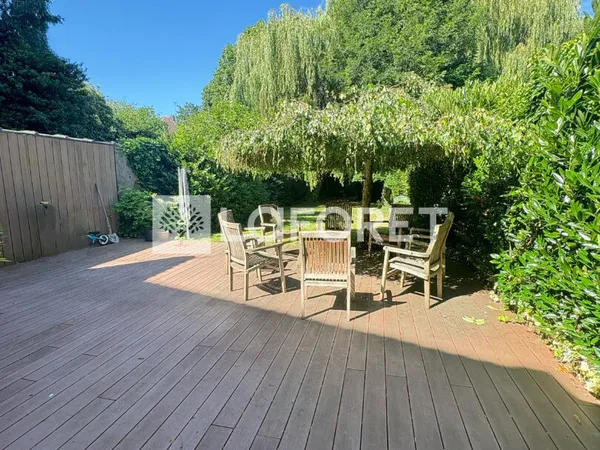 Maison 7 pièces 196 m²