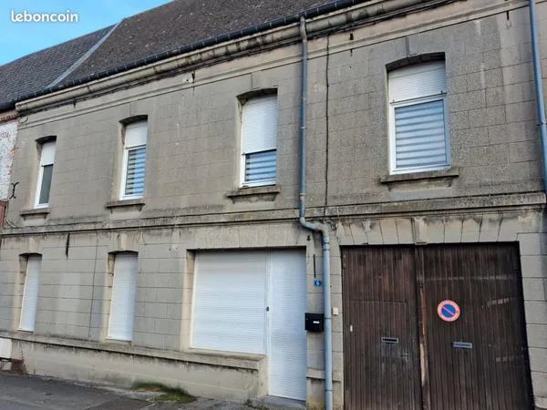 Maison principale et studio