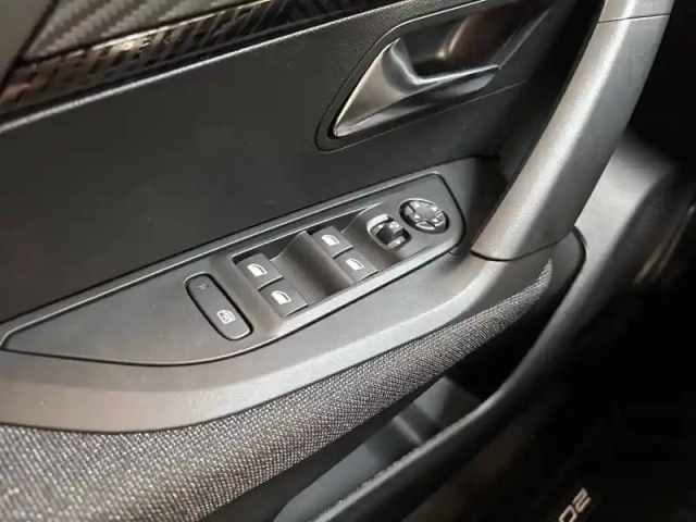 Peugeot 2008 100 s&amp;s bvm6 — photo 40
