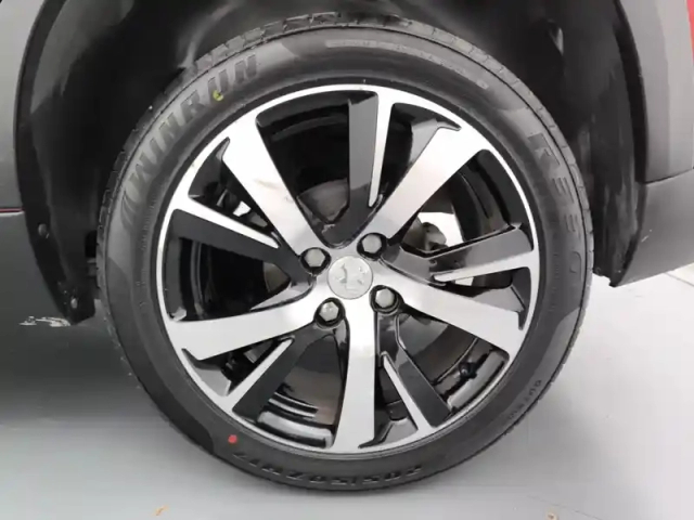 Peugeot 2008 1.2 puretech 110ch s&amp;s bvm5 — photo 21