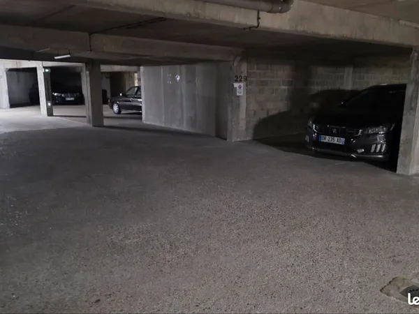 Location parking Meulan